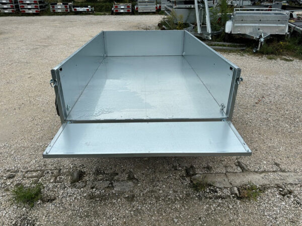 CCC.jpg Reboque Erde Daxara 239×4 com travões, peso bruto de 1500/1000 kg.