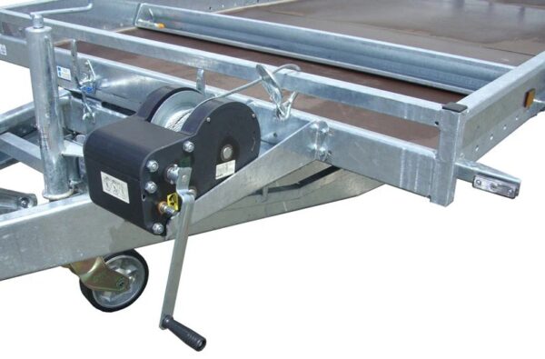 IIIIII.jpg Plataforma basculante: 3,00 m x 1,70 m / 750 kg LIDER