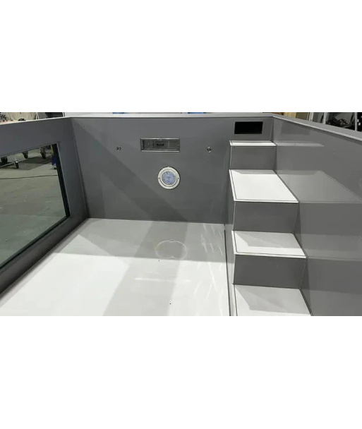QPP.png Piscina em polipropileno com as dimensões de 6,5m x 2,5m e equipada com uma ventilação de 4m.