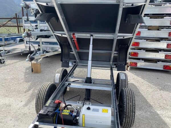 QQ-1.jpg Basculante hidráulico Debon PW 1.2 LUX 306 x 155 cm 2000KG PTAC