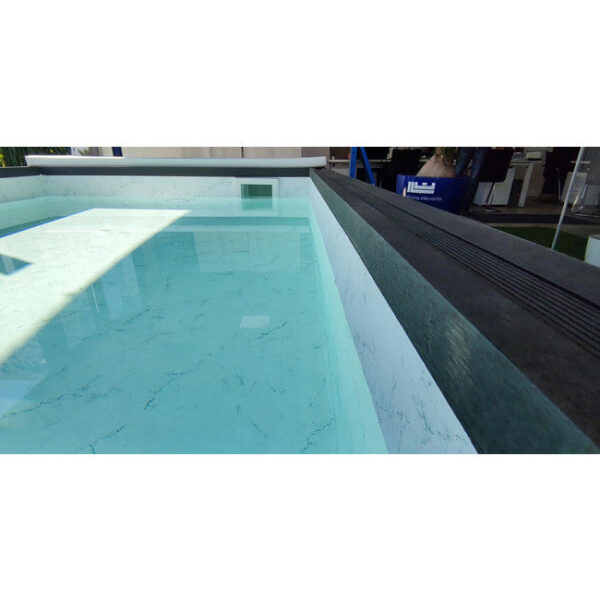 QUUUUU.jpg Piscina elevada ILU Pro 230 fabricada em aço rígido.