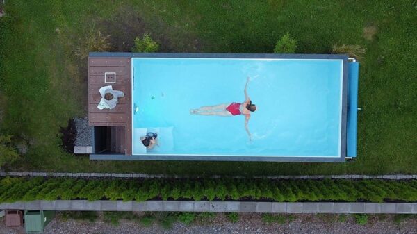 QW.jpg Piscina modular com dimensões de 6,2m x 2,5m, com sistema de natação contra a corrente, zona desportiva e spa.