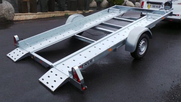 TTTTTTT.jpg Reboque para transporte de veículos de eixo único, capacidade de 1300 kg